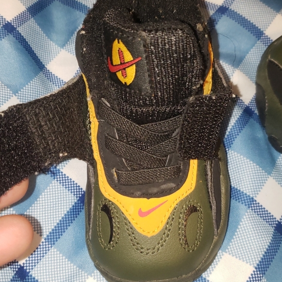 Nike - Picture 5 of 7